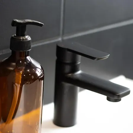 Industrial Loft 1904 - Free Parking - Netflix - Apartament *